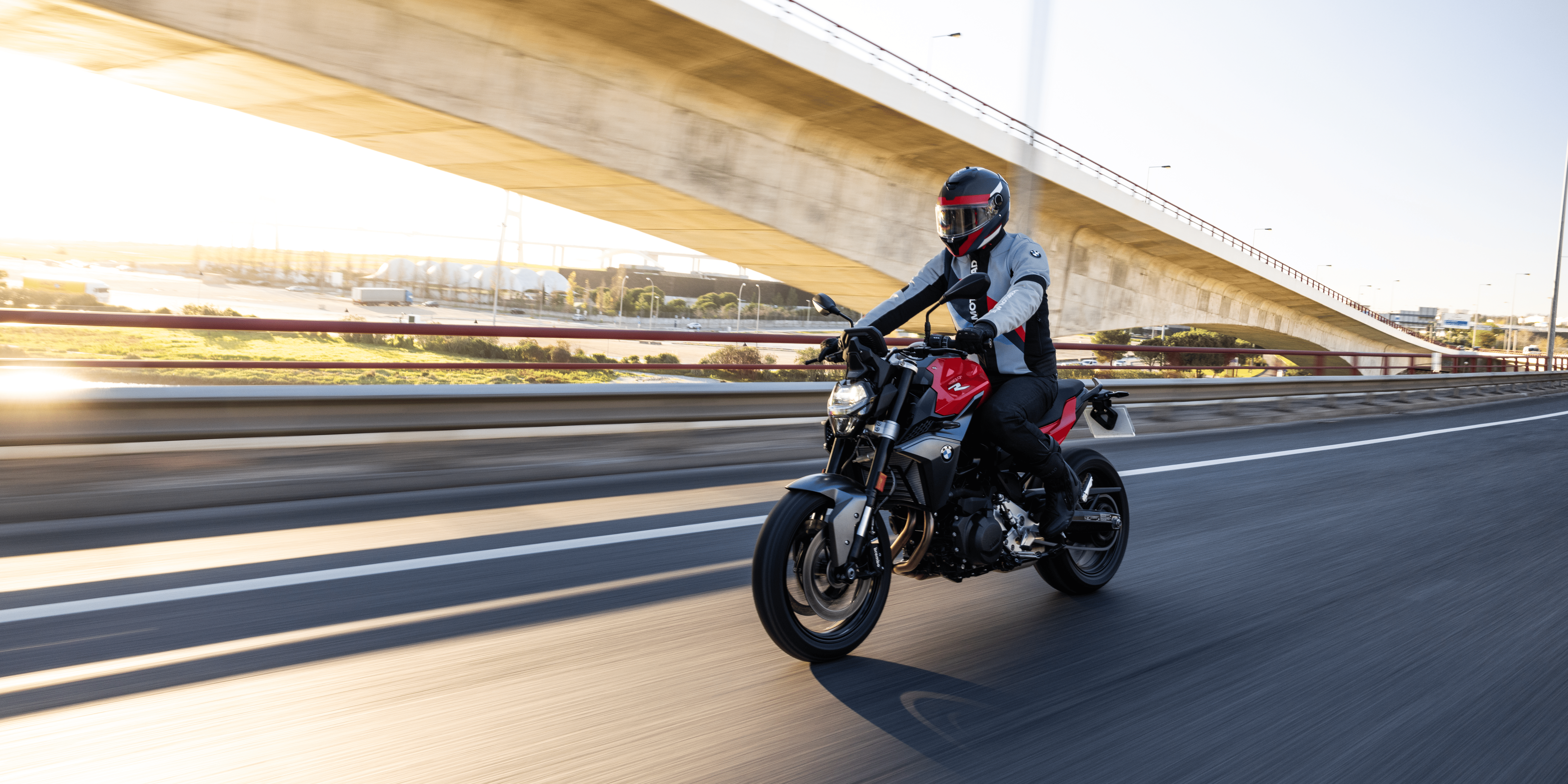 Deux motos d'exception à portée de main !