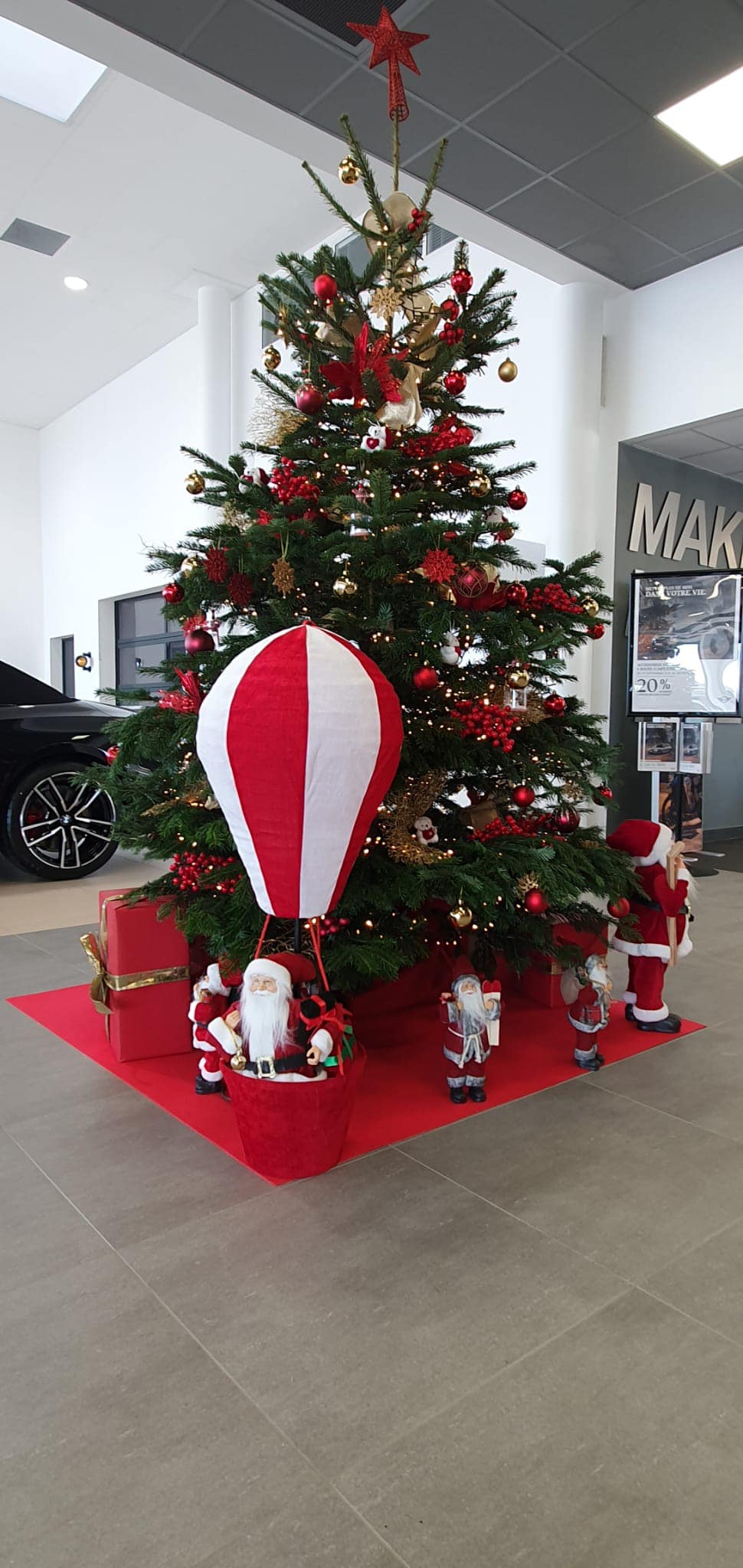 La magie de Noël est arrivée chez BMW Motorrad Dupont Montargis ! 