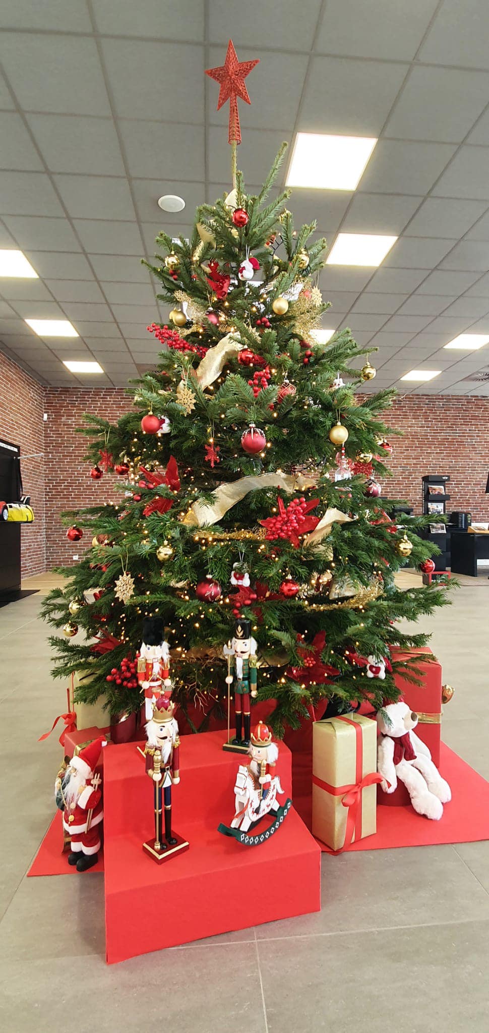 La magie de Noël est arrivée chez BMW Motorrad Dupont Montargis ! 