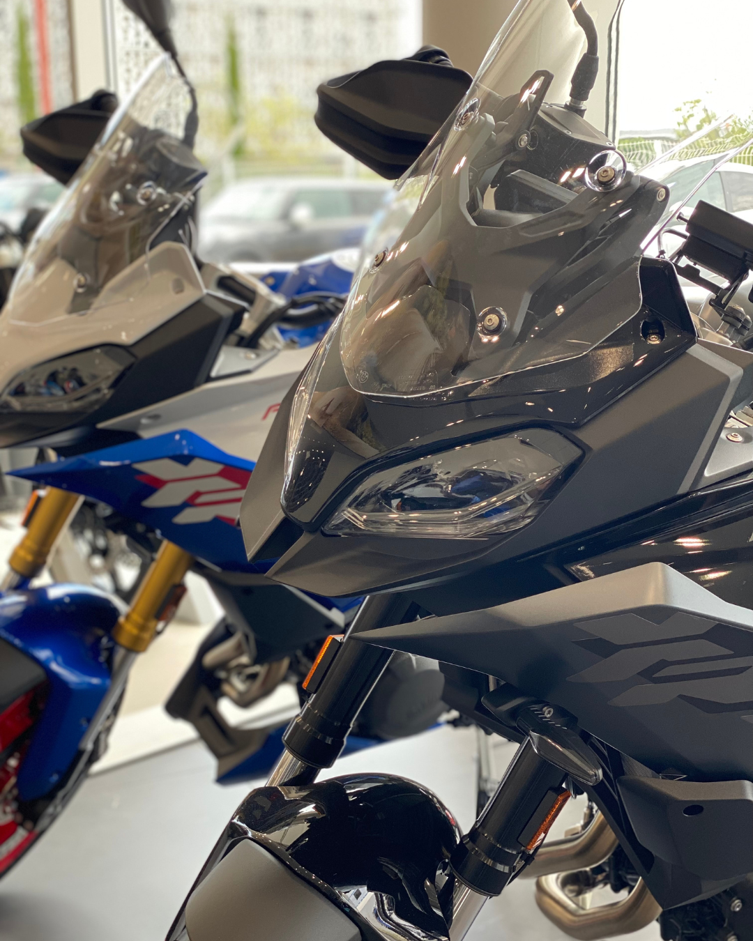 BMW F 900 XR.