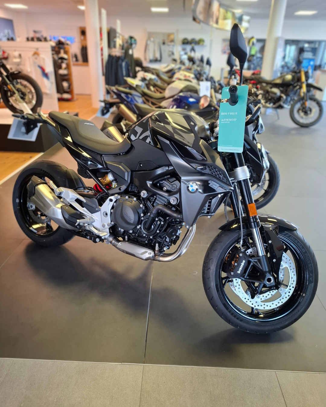 BMW F 900 R.