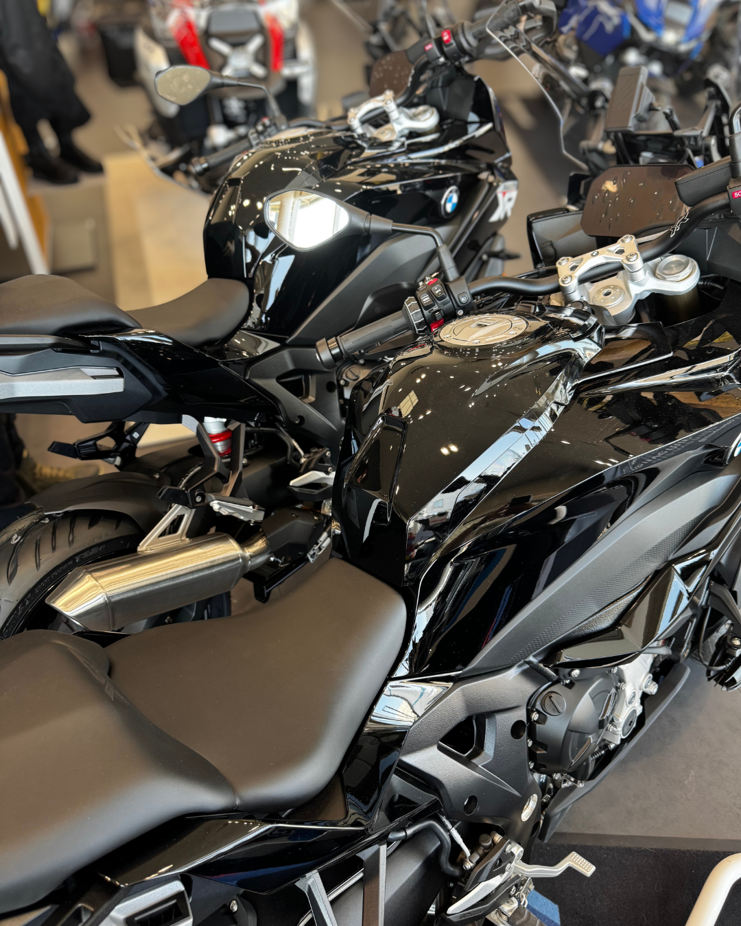 BMW S 1000 XR.