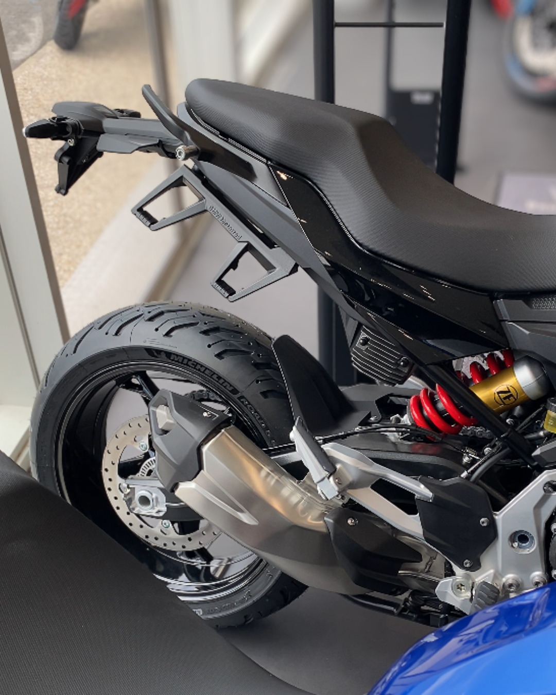 BMW F 900 XR.