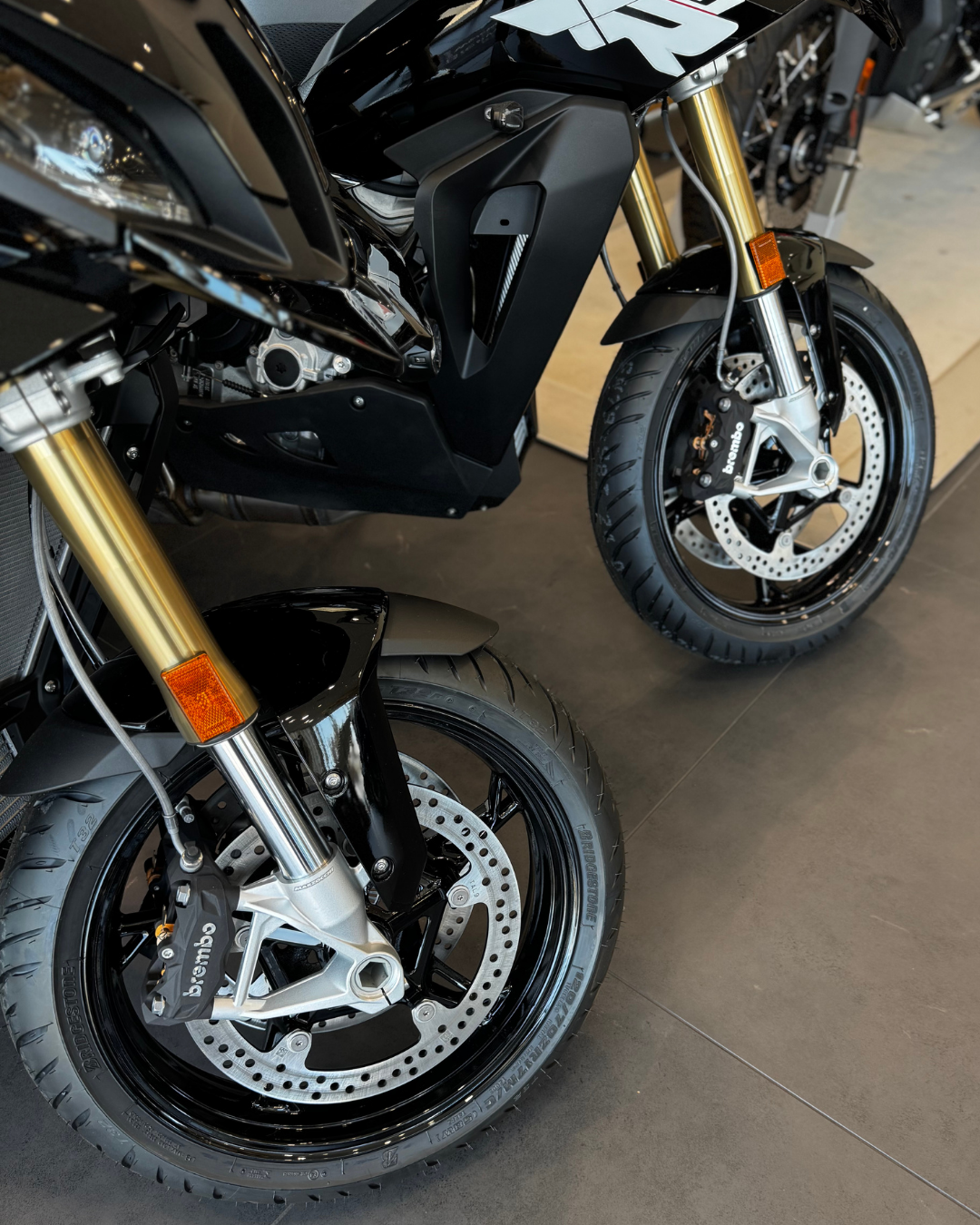 BMW S 1000 XR.