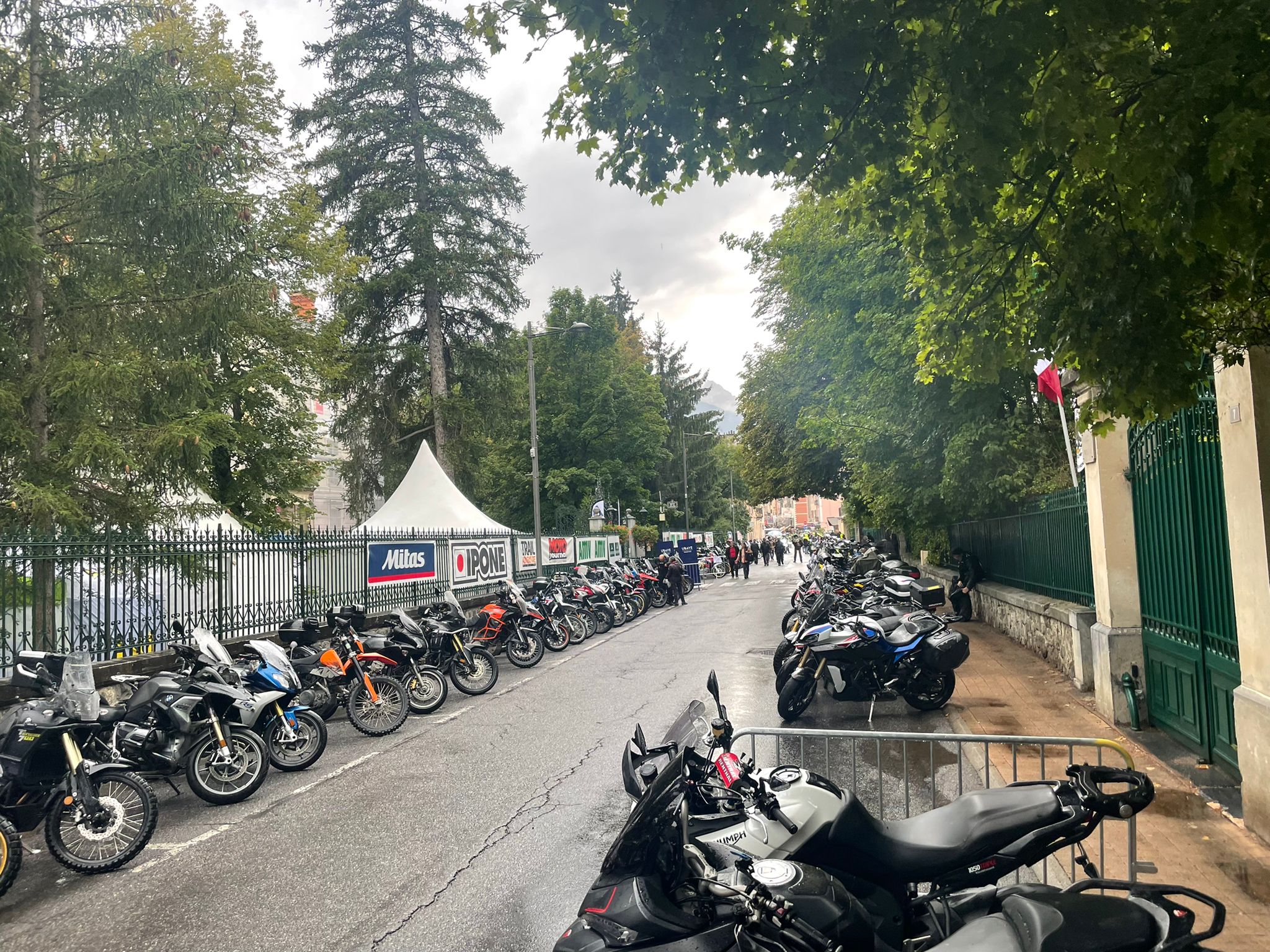 Voyage à L'Alpes Aventure Motofestival.