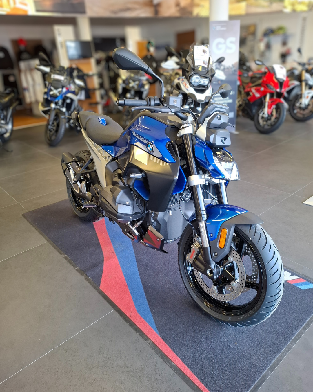 NOUVELLE BMW R 1300 R.