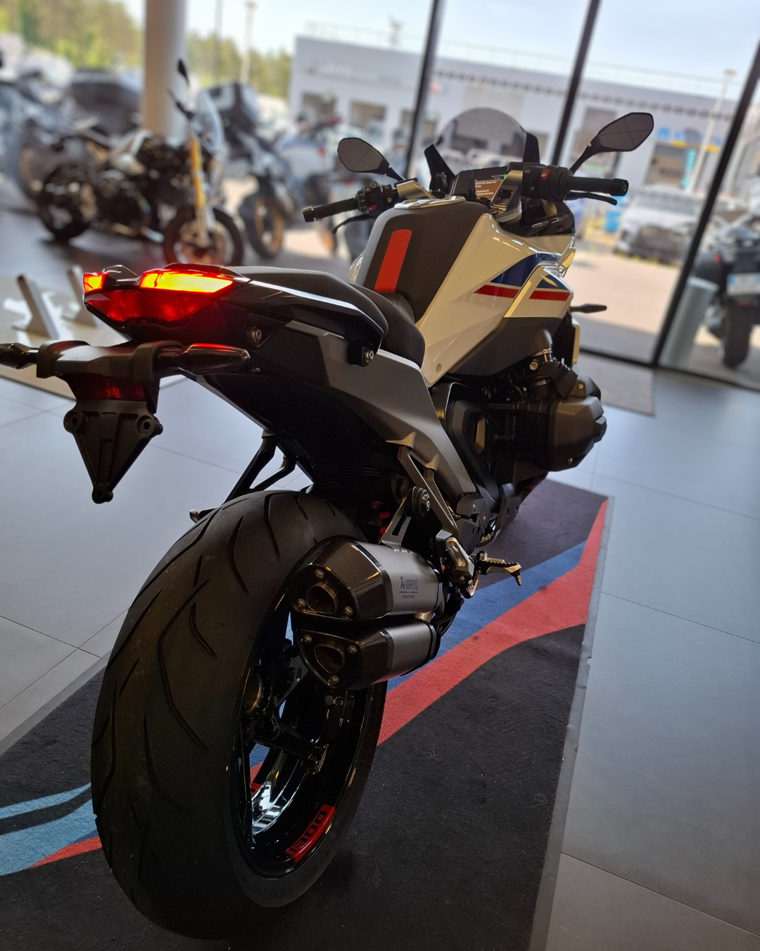 NOUVELLE BMW R 1300 RS.