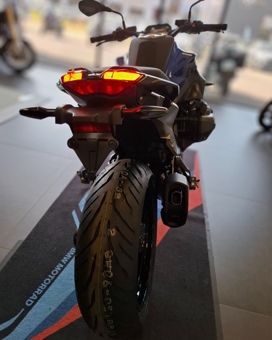 NOUVELLE BMW R 1300 R.
