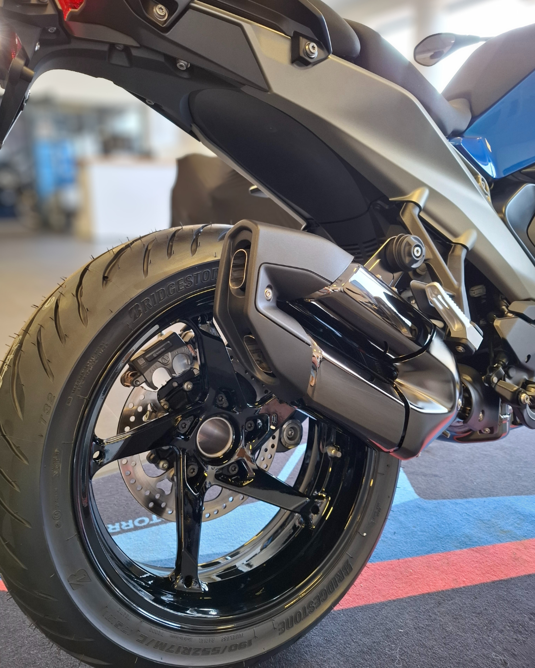 NOUVELLE BMW R 1300 R.