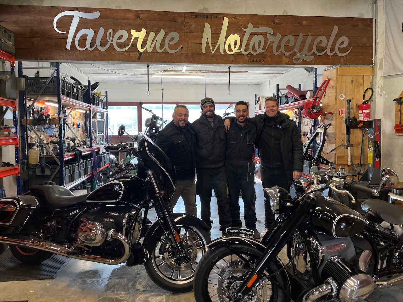 Partenariat avec Taverne Motorcycle Garage.