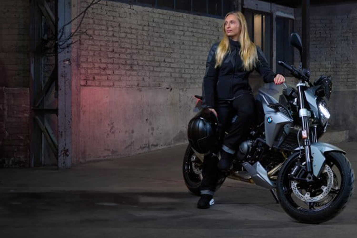 NOUVELLE SAISON AVEC LES BMW F 900 R ET F 900 XR.