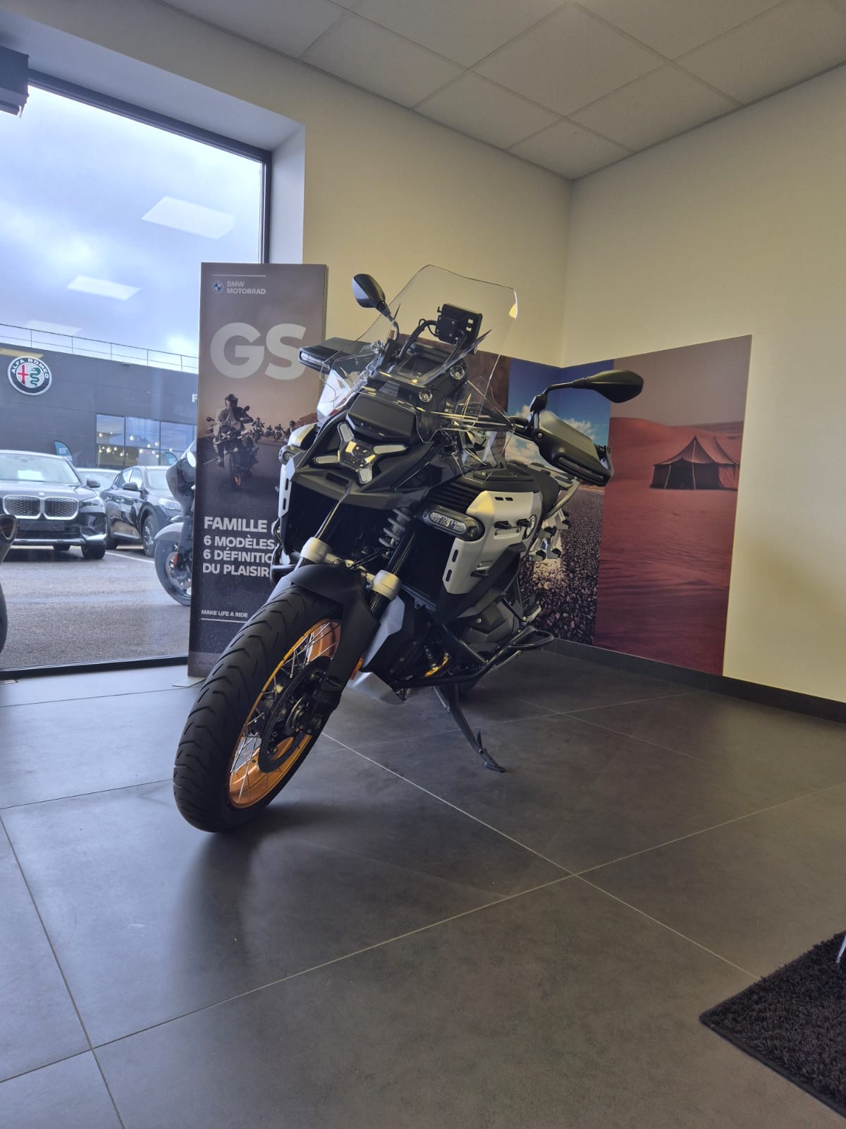 NOUVELLE BMW R 1300 GSA.