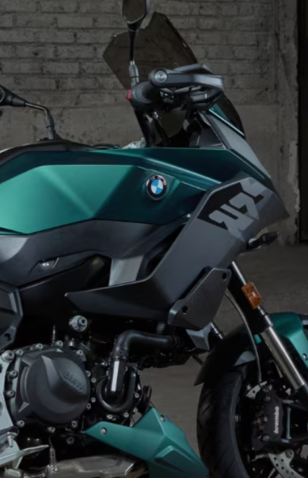 BMWF 900 RFrozen Grey etF 900 XRAurelius Green.