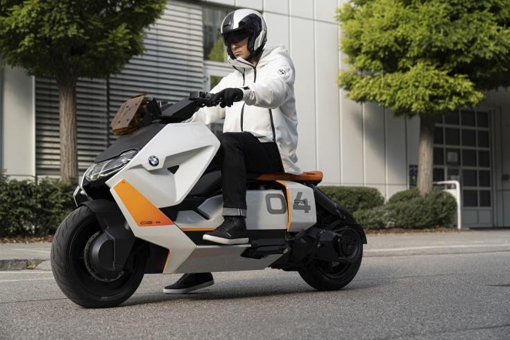 Découvrez le Concept BMW Motorrad Definition CE 04