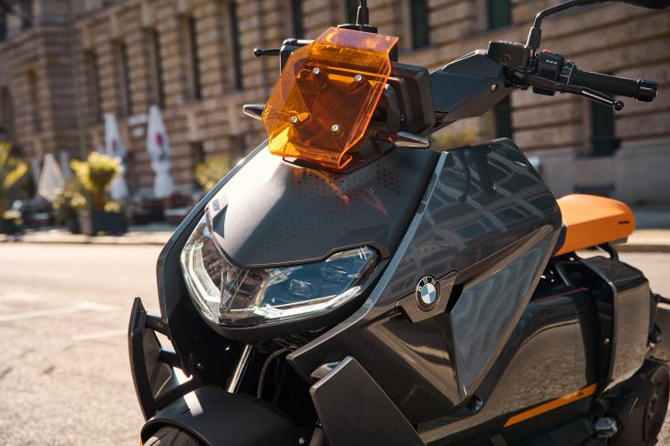 Nouveau BMW CE 04, le scooter BMW 100% électrique.