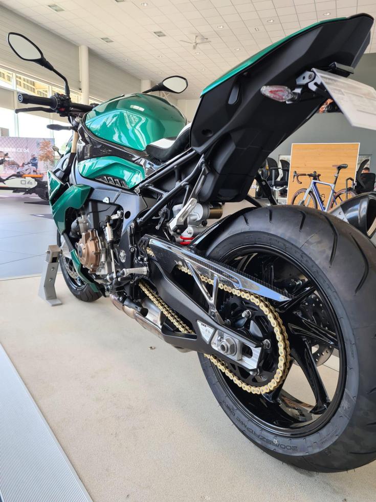 BMW S 1000 R by Dupont Moto.