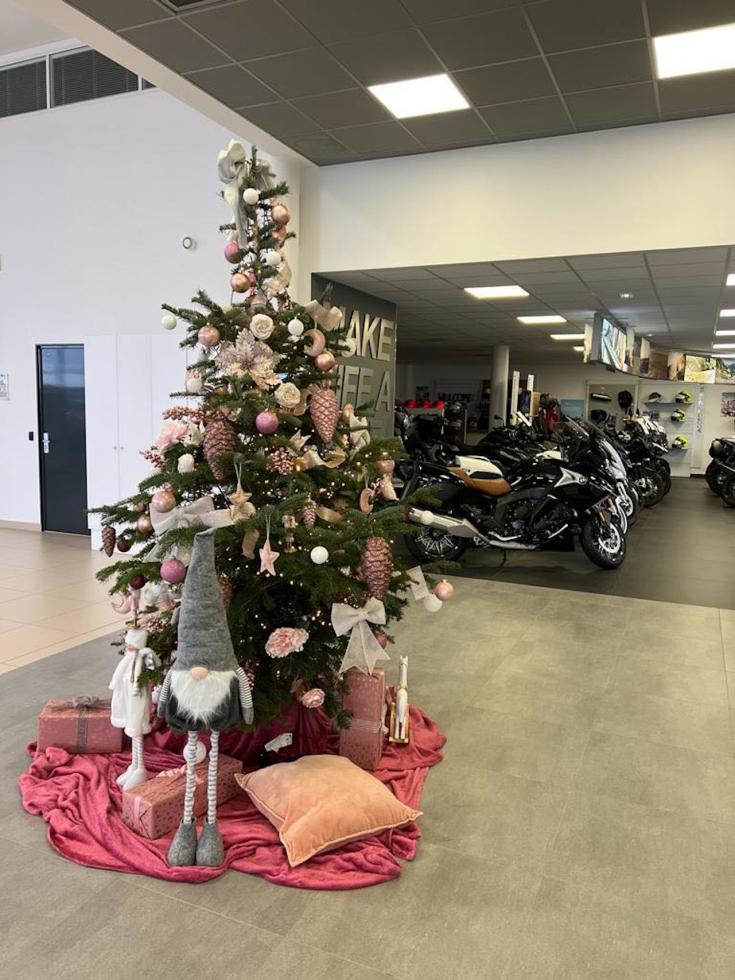 La magie de Noël s'installe en concession.