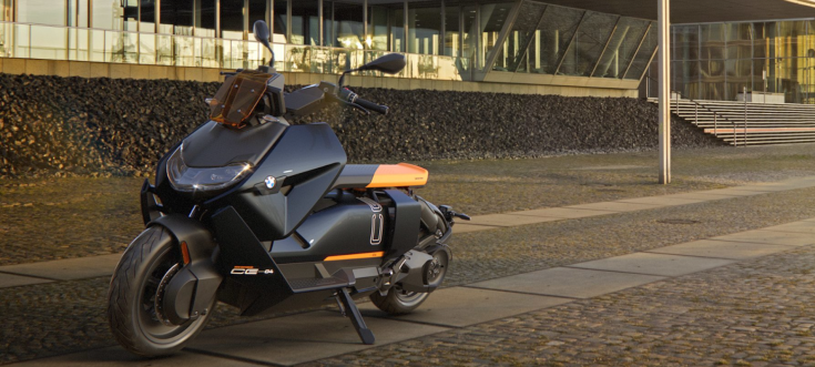 BMW F 900 XR.
