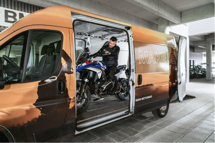 Service Collect and Return.