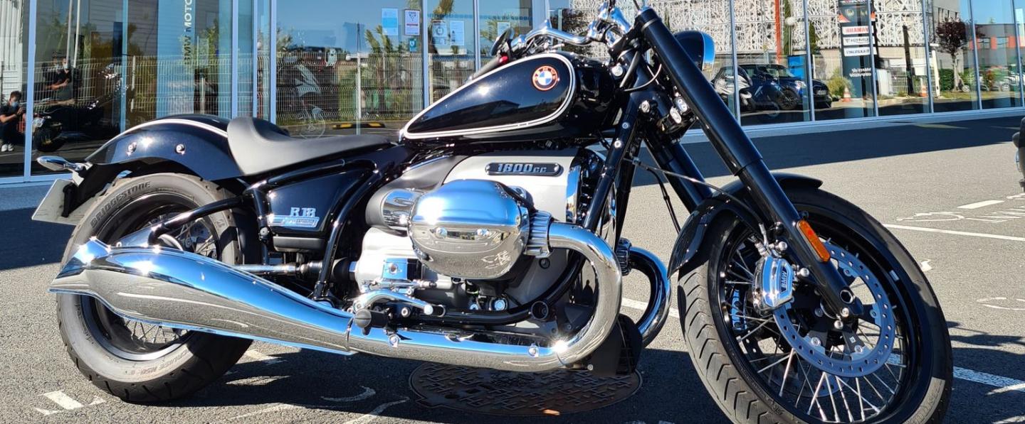 Sous ce beau soleil, nous vous invitons à venir découvrir cette belle BMW R 18   Jusqu'au 30 juin, profitez de notre offre du moment : 1800 € d'aide à la reprise pour l'achat d'une BMW R 18   RDV vite en concession !