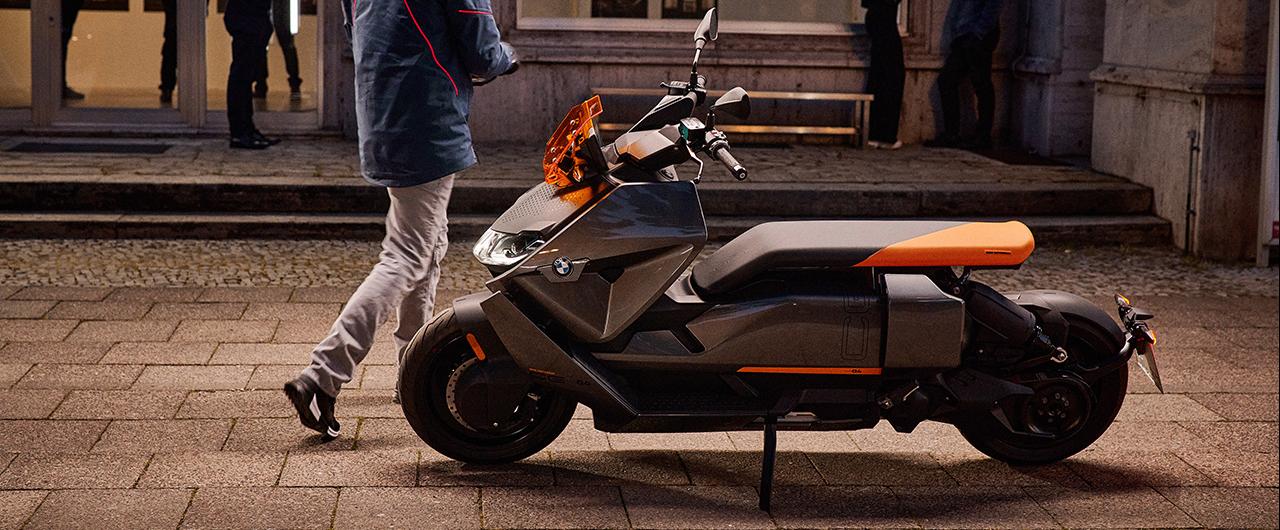 Le nouveau scooter 100% électrique BMW CE-04.