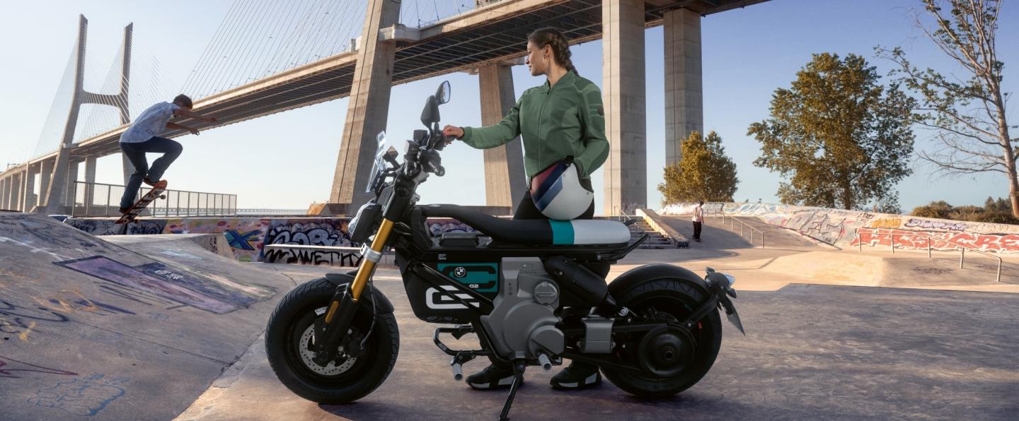 Découvrez le nouveau BMW CE 02 