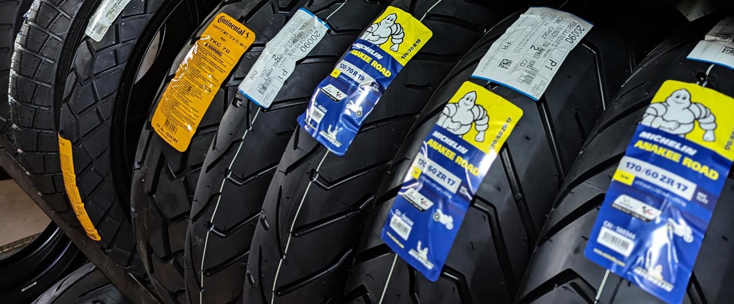 Offrez de nouvelles gommes à votre moto !
