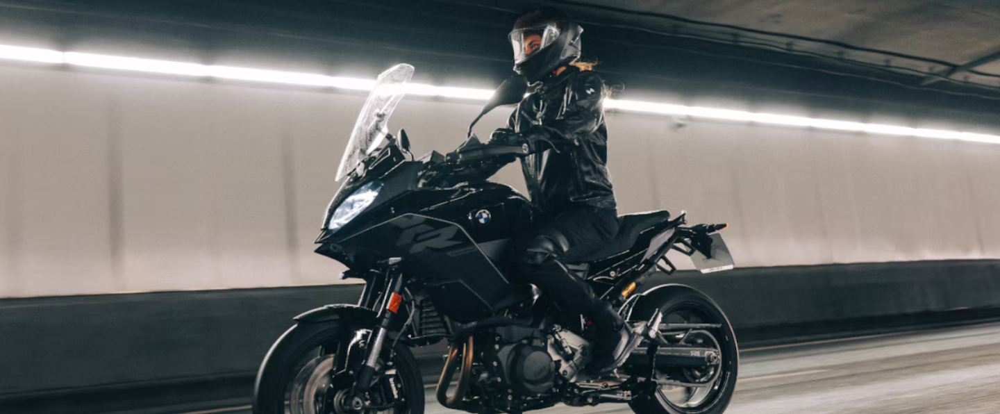 BMW F 900 XR.