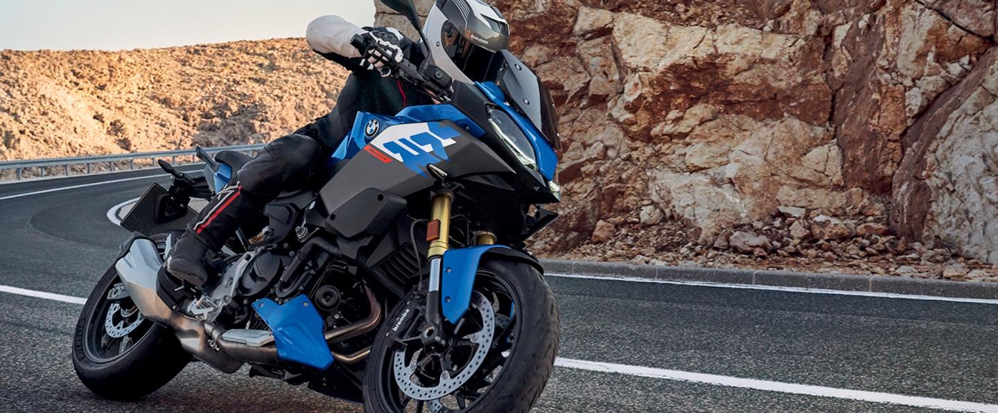BMW F 900 XR.