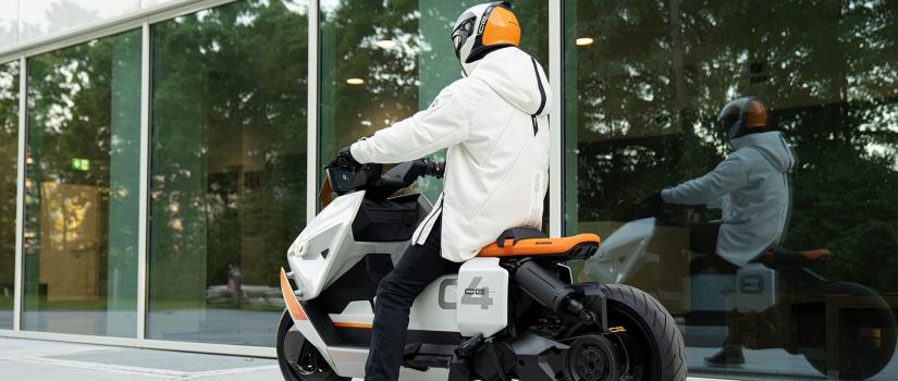 Découvrez le Concept BMW Motorrad Definition CE 04