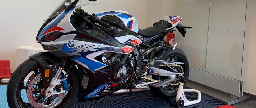 M1000 RR vs S1000 RR